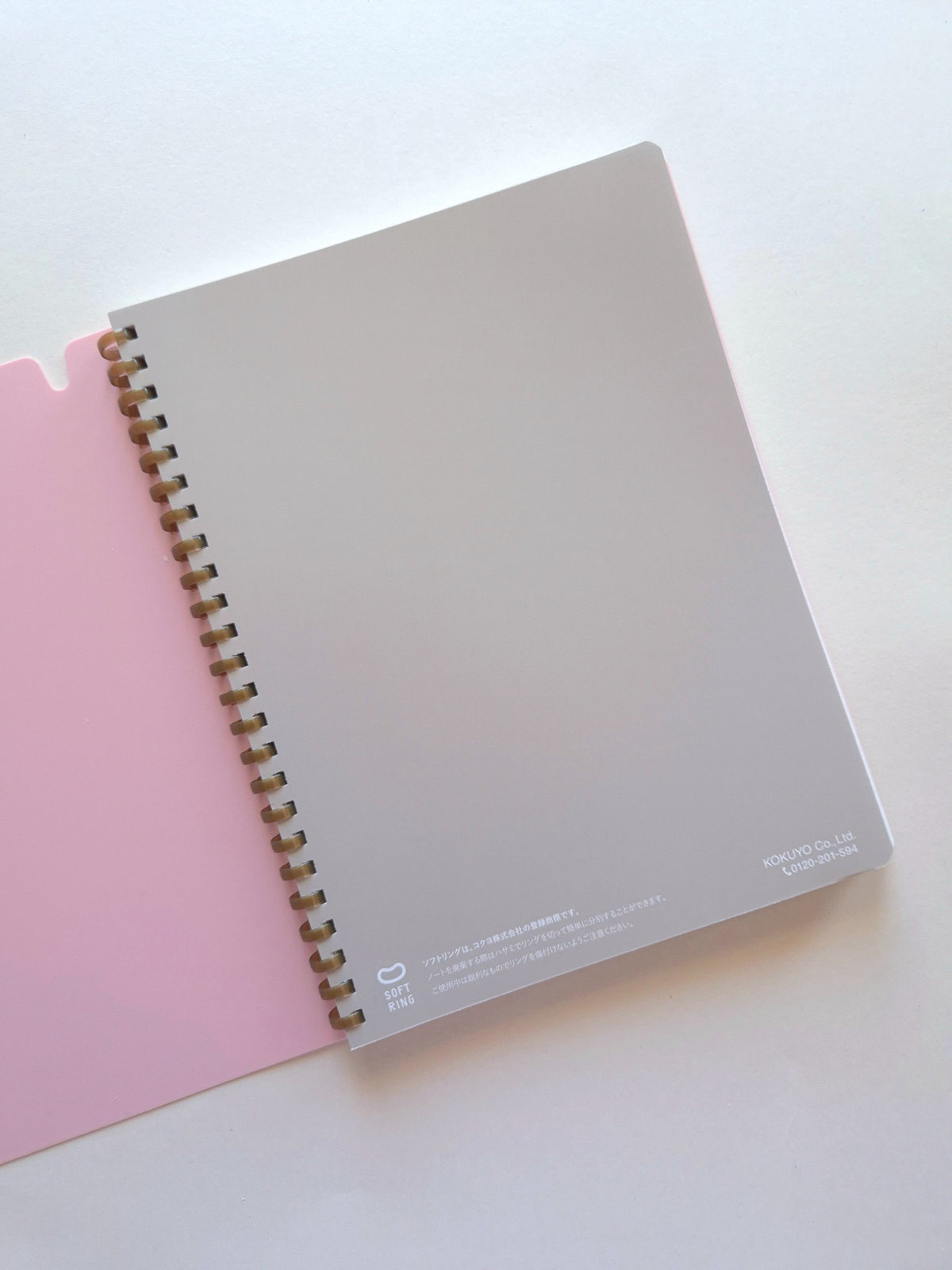 KOKUYO Sooofa Soft Ring Notebook inside cover detail