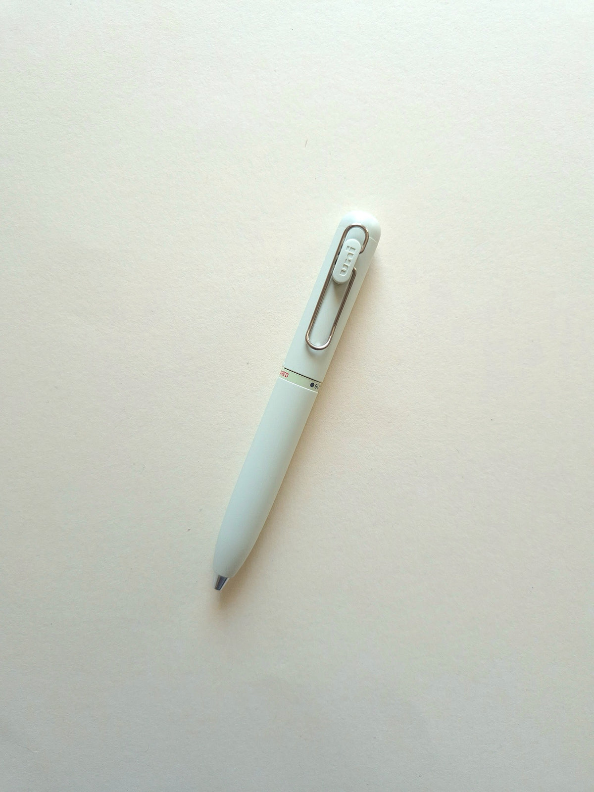 Uni-ball One 3-Colour Gel Multi-Pen Grass Green front view